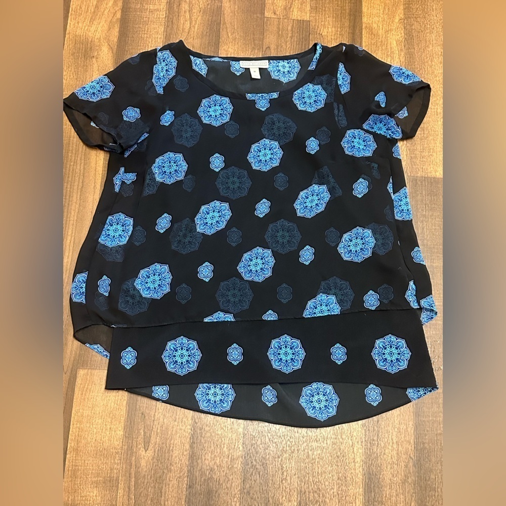 Dana Buchman Black and Blue Short Sleeve Boxy Blouse - Picture 3 of 10